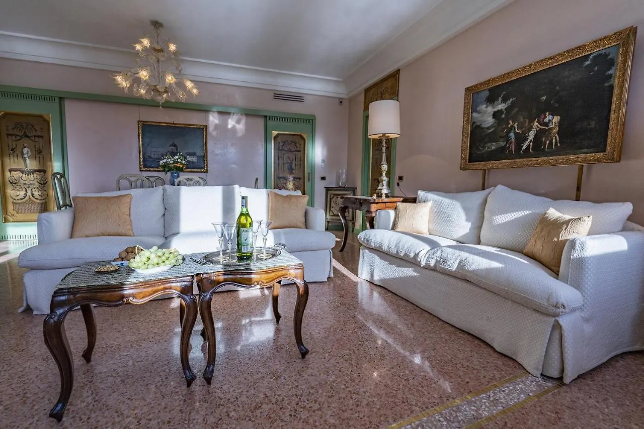 Ca' Degli Specchi Grand Canal Apartment Venice 0*,  Italy